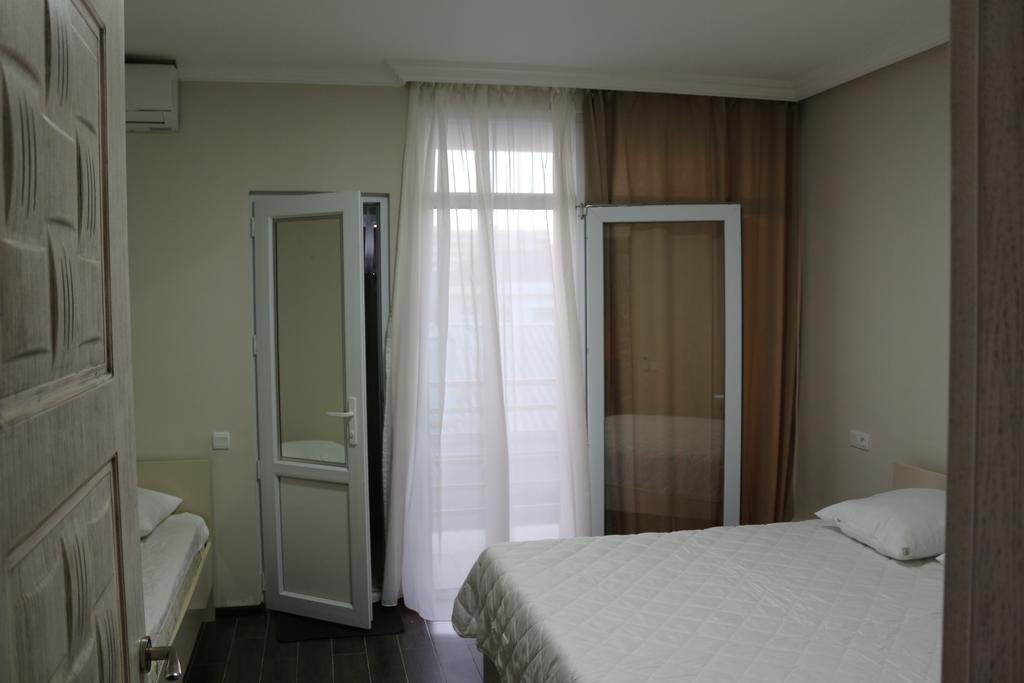Guest House Kobuleti On Aghmashenebeli Exterior photo